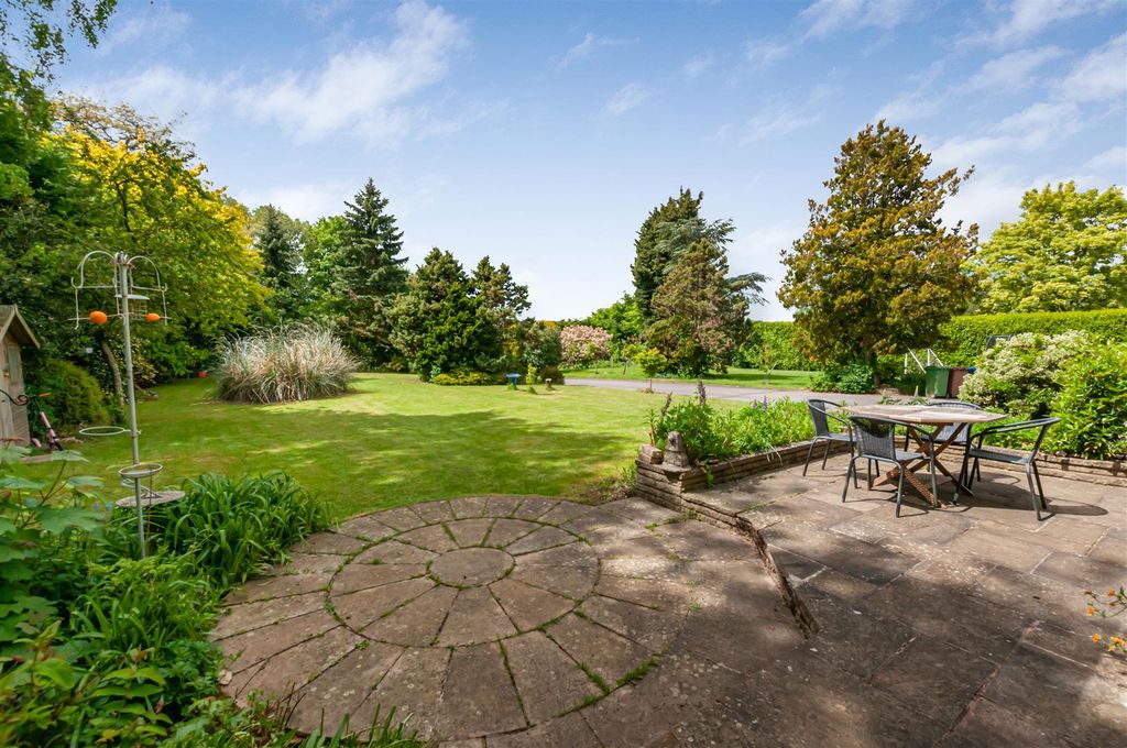 Property photo 2 of 32 49 Water Lane8.Jpg