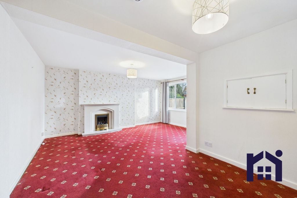 Property photo 2 of 18 Living Room