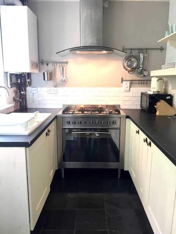 Property photo 3 of 17 Kitchen