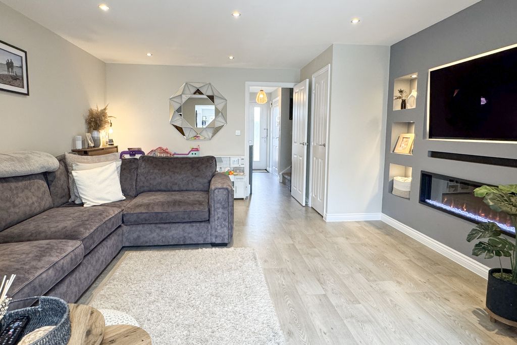 Property photo 3 of 17 3 - Copy.Jpg