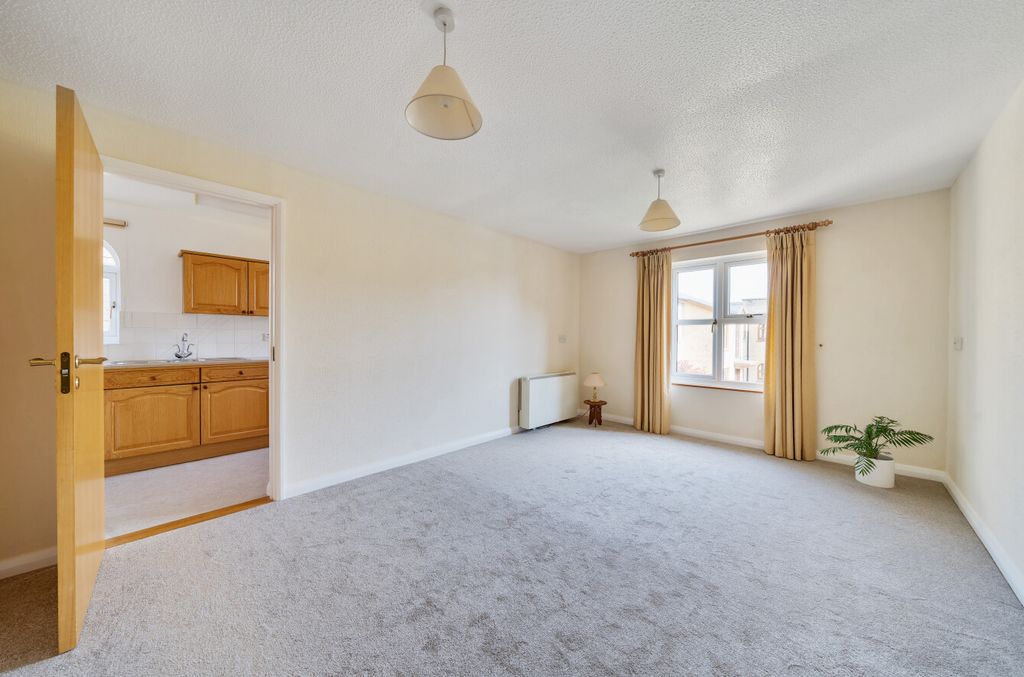 Property photo 2 of 13 1122921     (3).J...