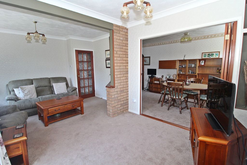 Property photo 3 of 13 5307676