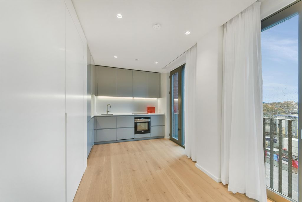 Property photo 3 of 10 Image