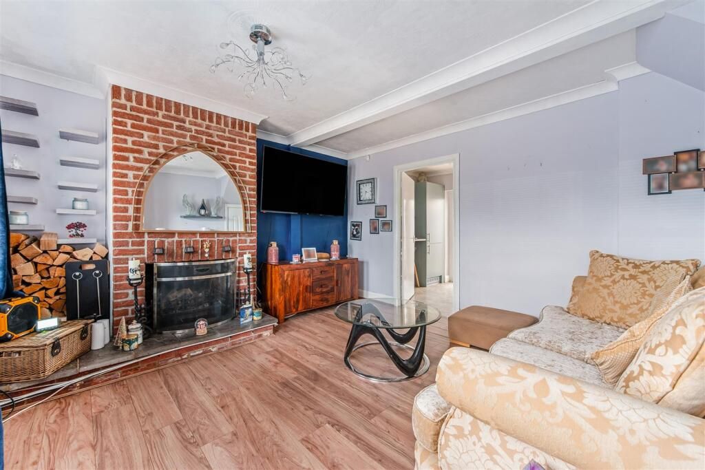 Property photo 3 of 17