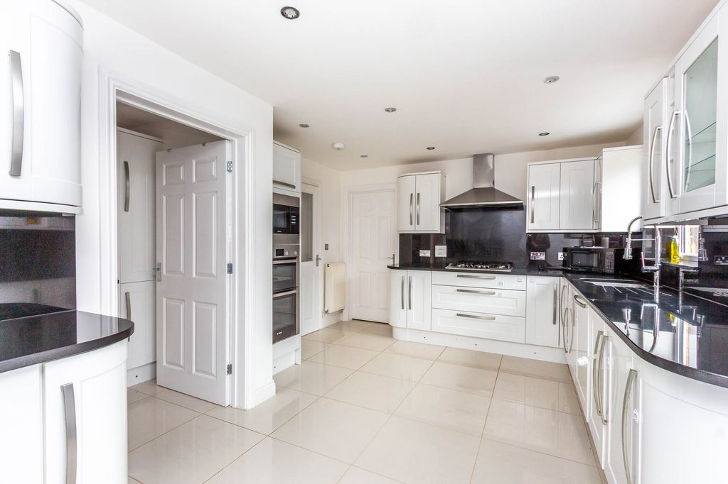 Property photo 2 of 22 Img_0454