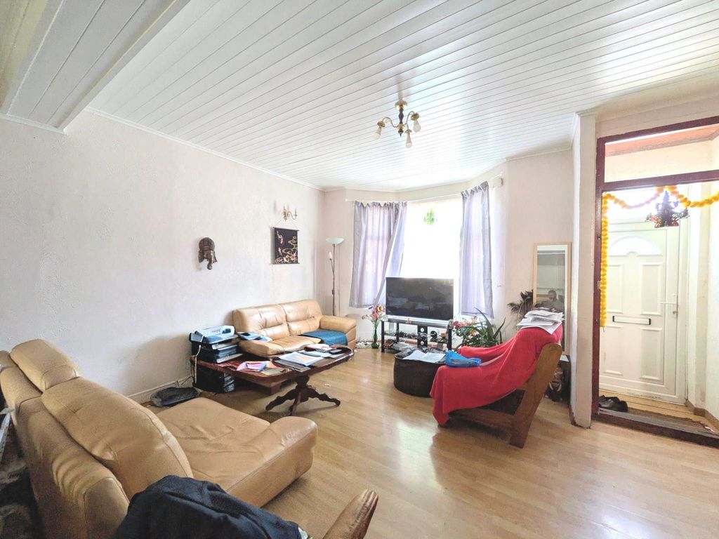 Property photo 3 of 12
