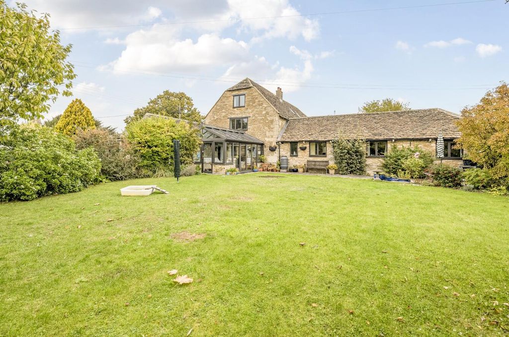 Property photo 2 of 21 1359653-21-68Debba67c1De.Jpg