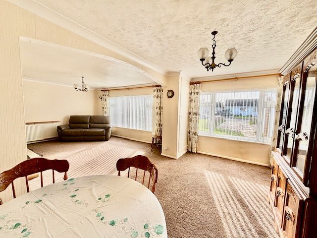 Property photo 3 of 11 Living Room