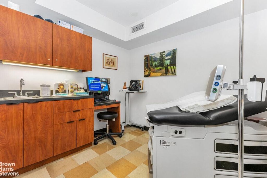 Property photo 3 of 13 <Alttext/>