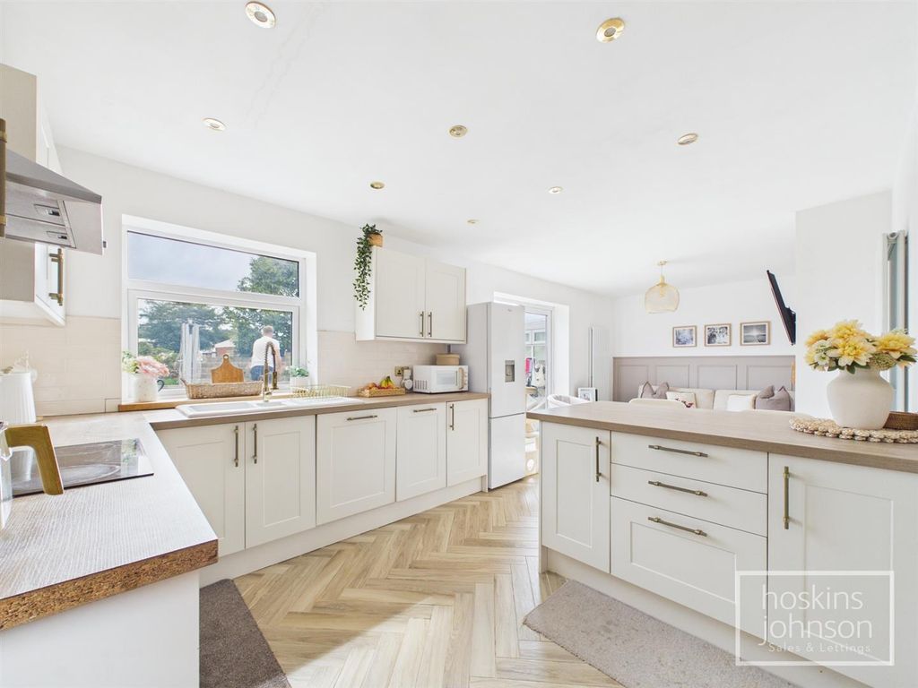 Property photo 3 of 15 Living/Kitchen/Diner