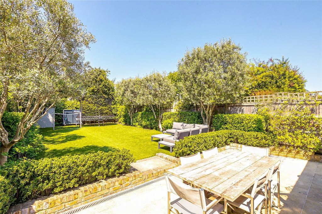 Property photo 3 of 23 Picture No. 17