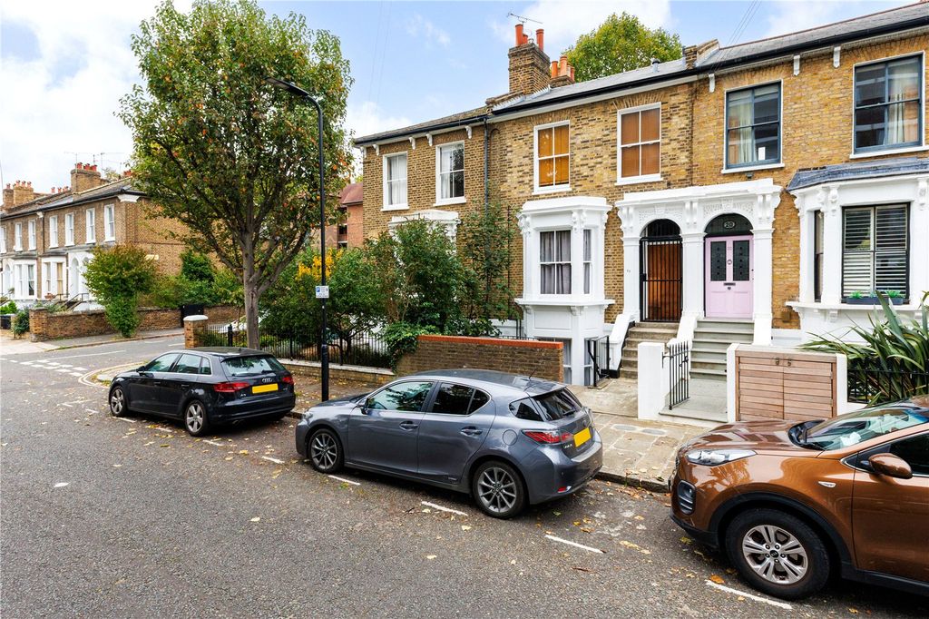 Property photo 2 of 33 Exterior