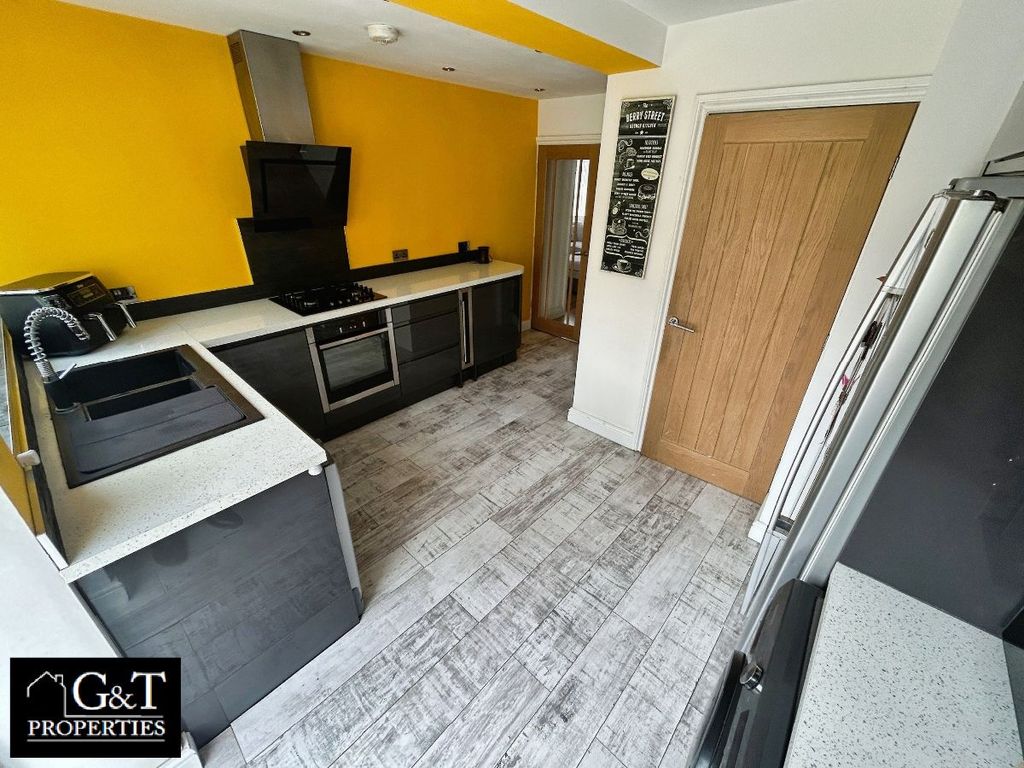 Property photo 1 of 25