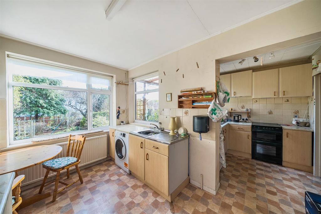 Property photo 2 of 12 Durrants Drive - Kitchen.Jpg
