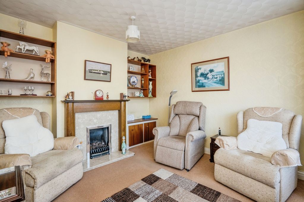 Property photo 3 of 18 Pbox-Img.Jpg