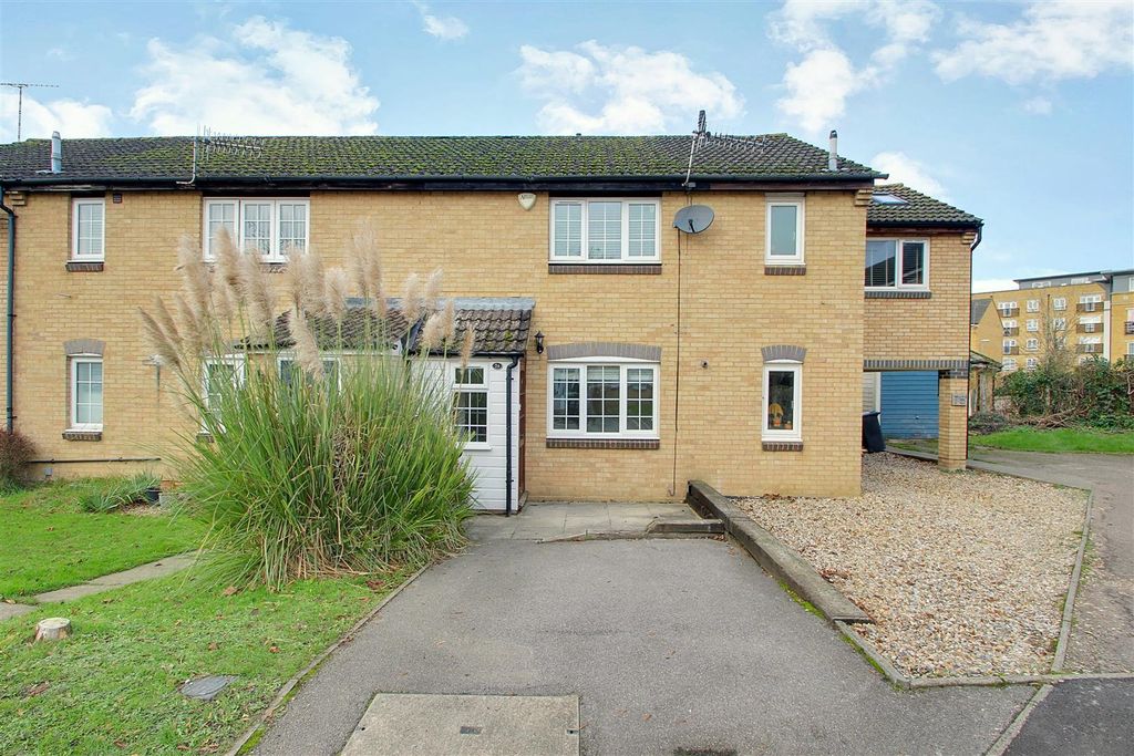 Property photo 1 of 11