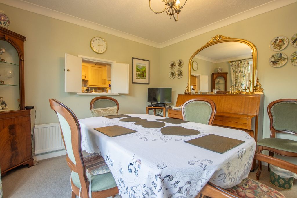 Property photo 3 of 30 4988305
