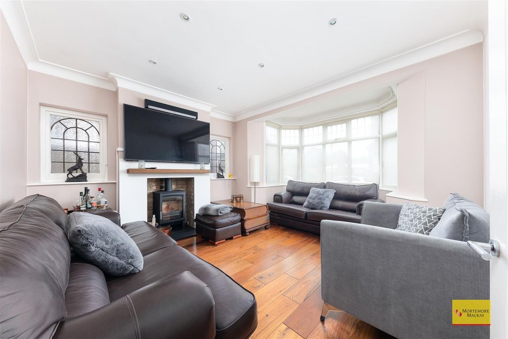 Property photo 3 of 33 004.Jpg