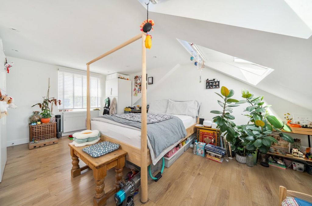 Property photo 2 of 12 Bedroom1B.Jpg