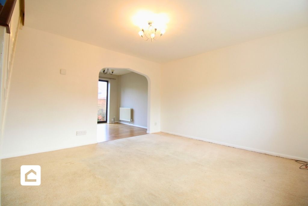 Property photo 2 of 13 2