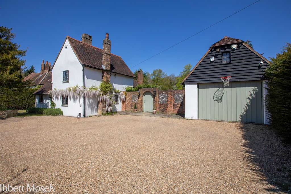 Property photo 2 of 37 20260423-Yew Tree Cottage-2.Jpg