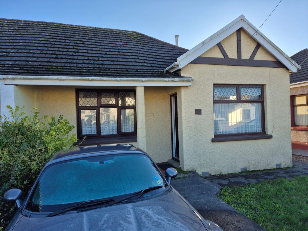 Property photo 1 of 32