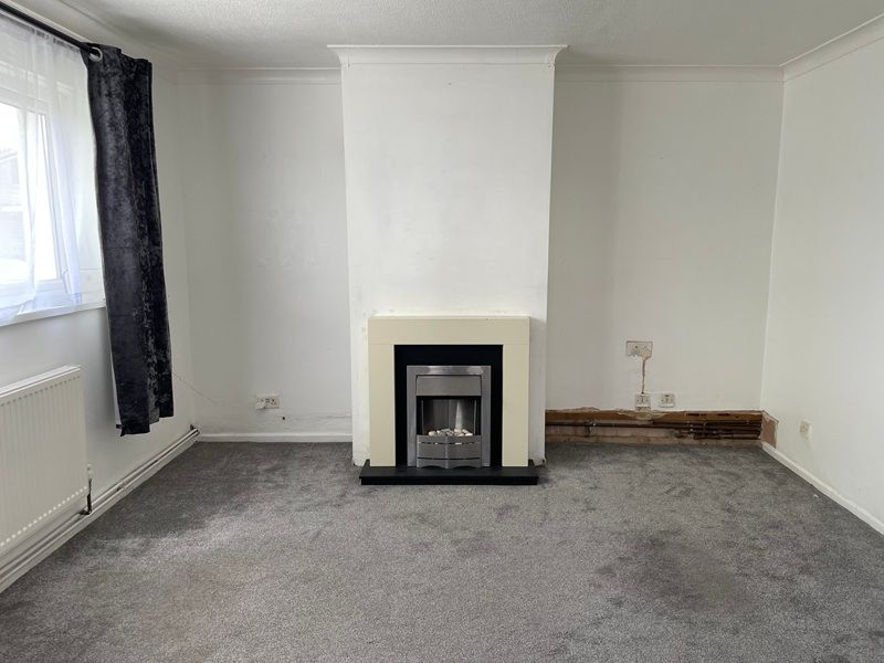 Property photo 3 of 7 Dining Room