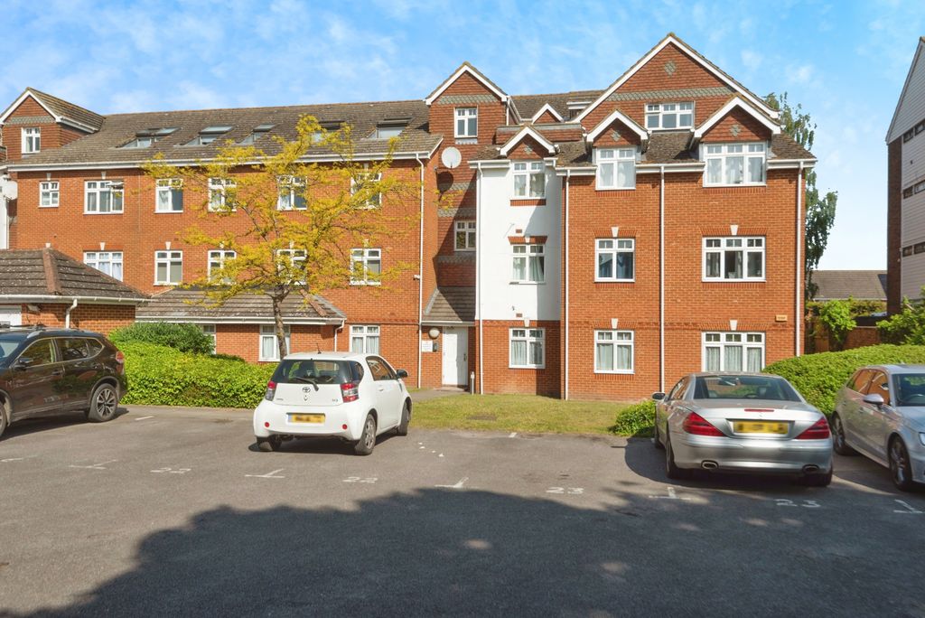Property photo 1 of 14 Silchester21Of25