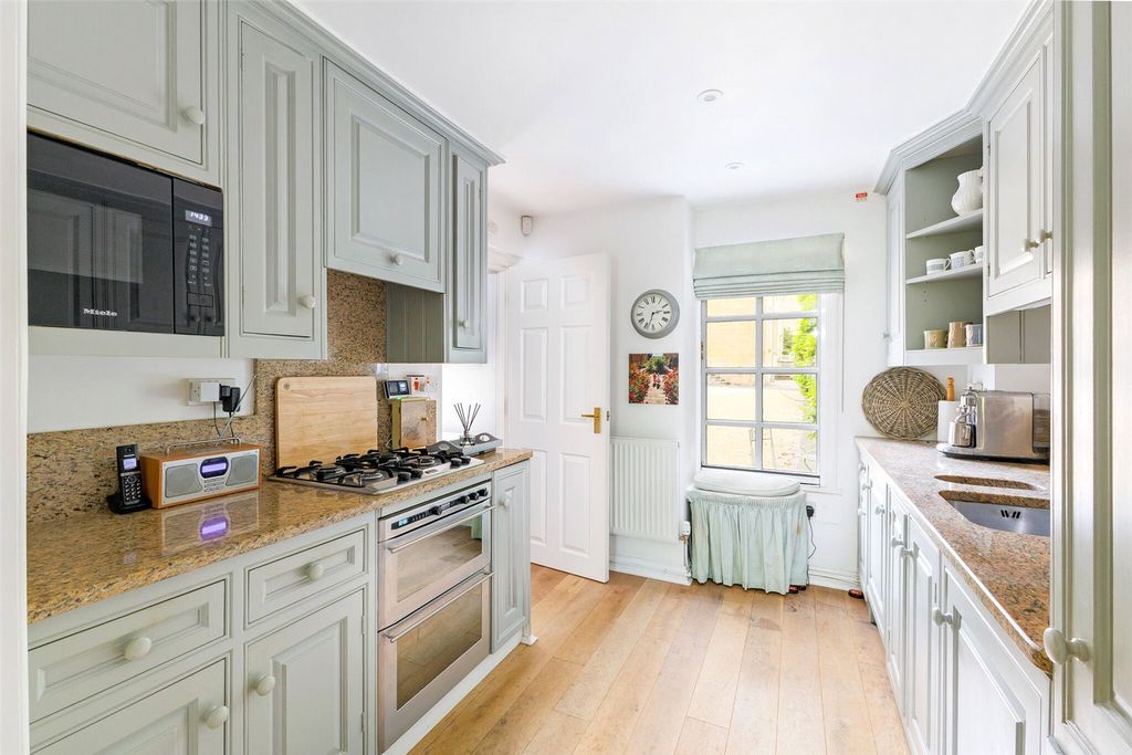 Property photo 3 of 21 Picture No. 13