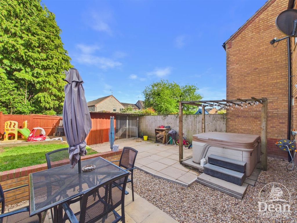 Property photo 2 of 18