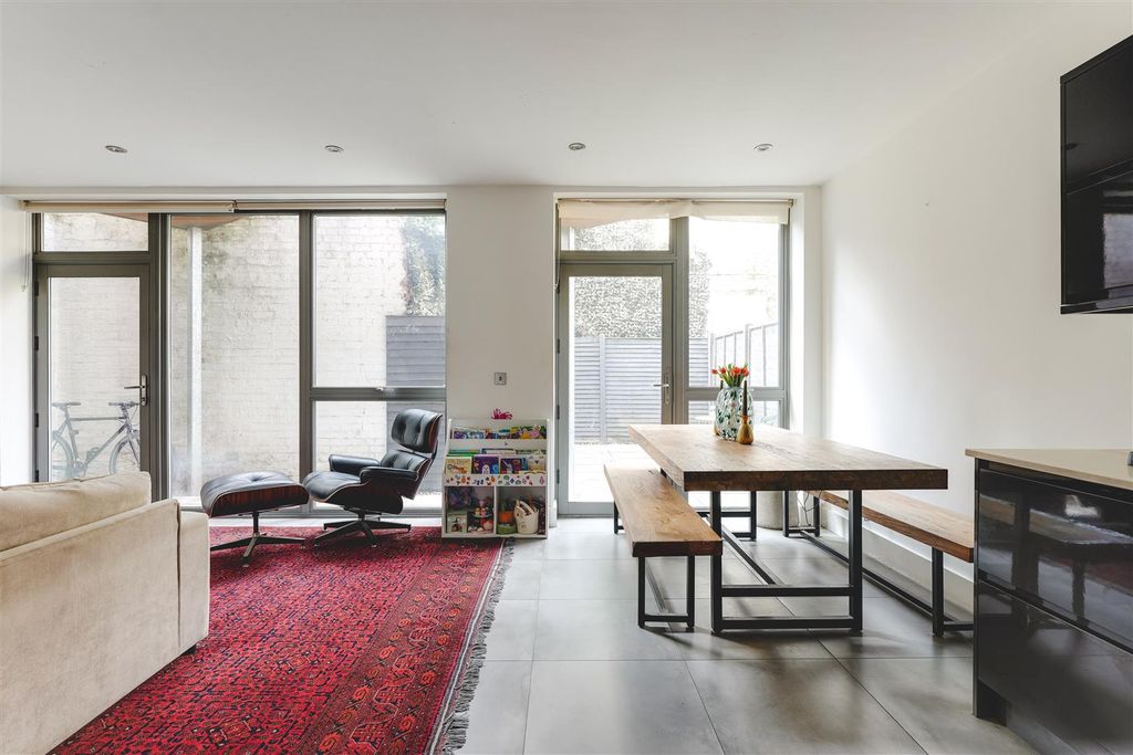 Property photo 1 of 26 Glebe Road-10.Jpg