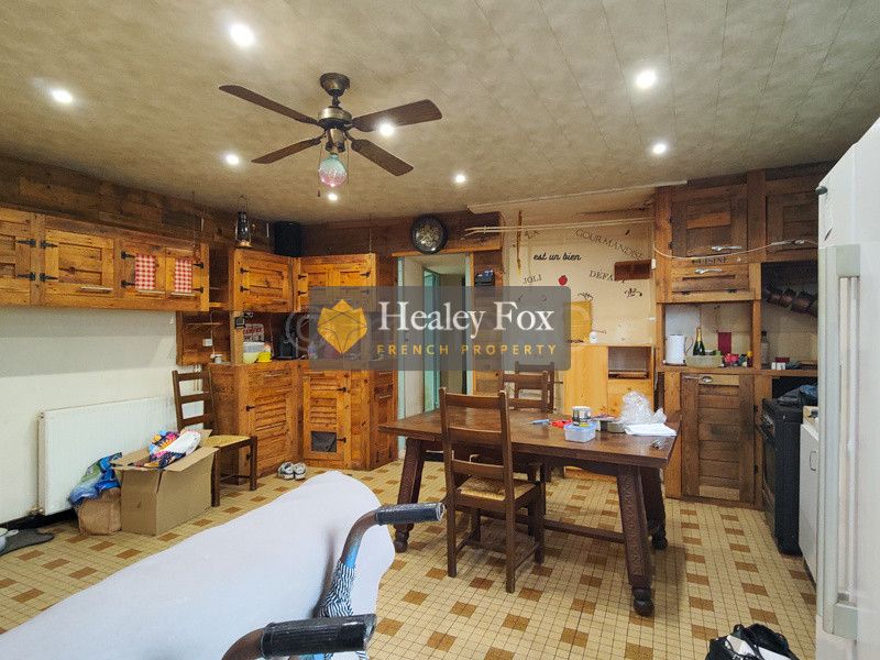 Property photo 2 of 25