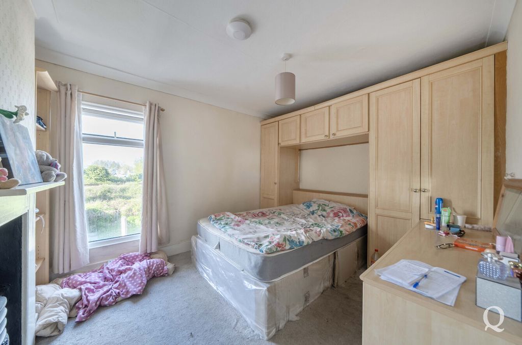 Property photo 3 of 12 4Fc0F537-Cfe6-434...