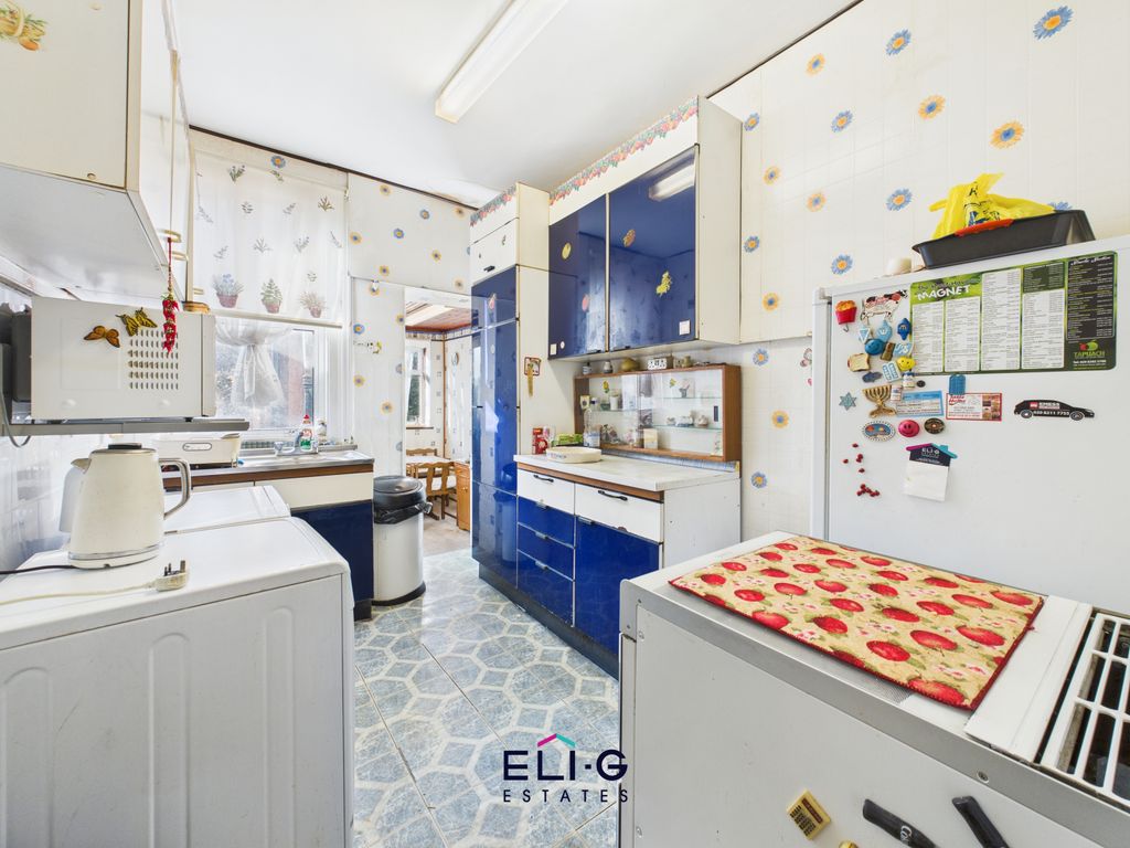 Property photo 3 of 11 Gallery