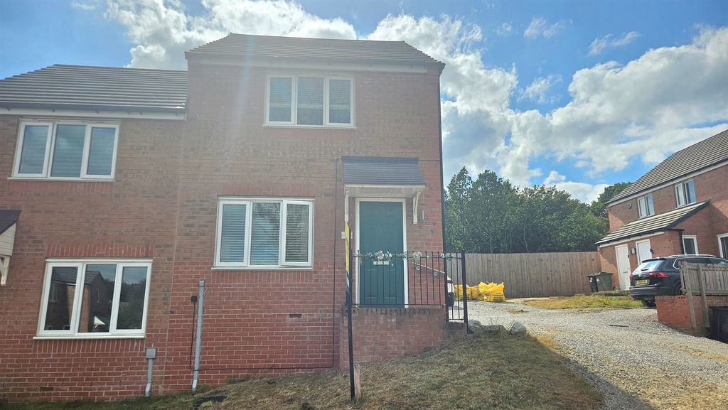 Property photo 1 of 2
