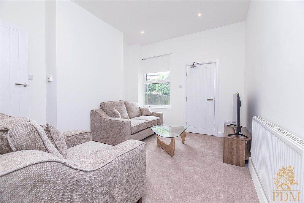 Property photo 1 of 19 25 Chippendale Street, Lenton (13 Of 35).Jpg