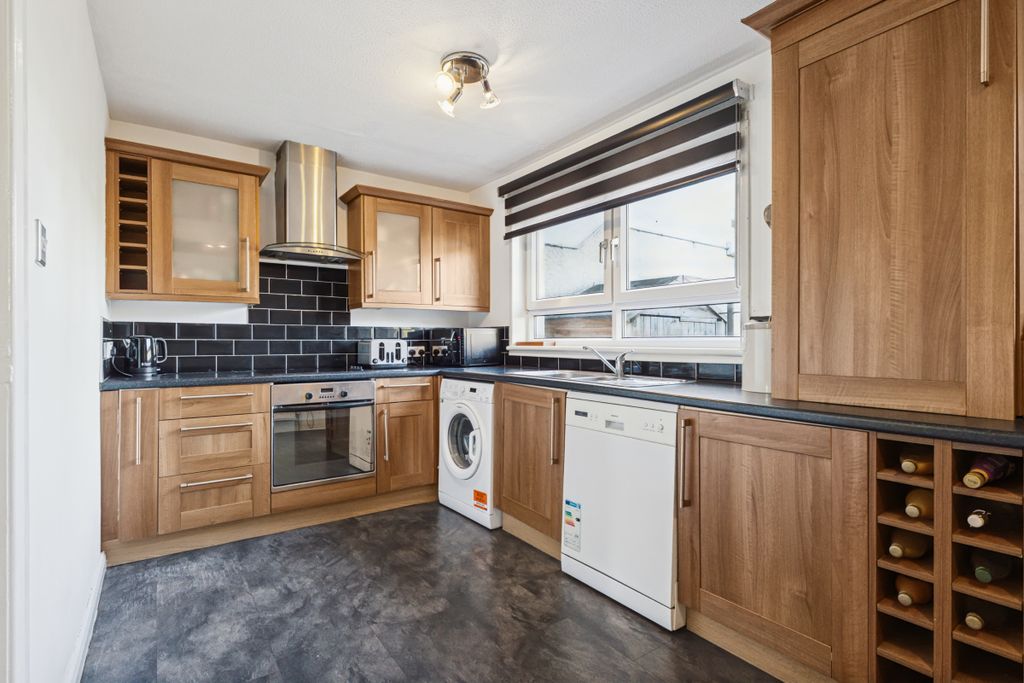 Property photo 3 of 24