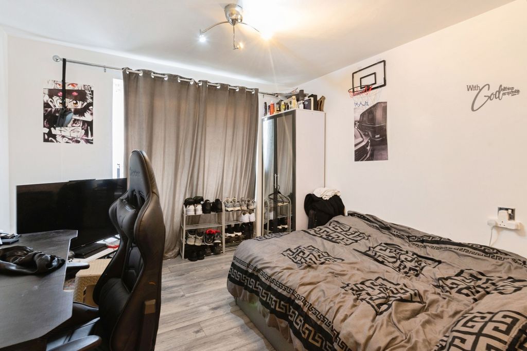 Property photo 2 of 15 Pbox-Img.Jpg