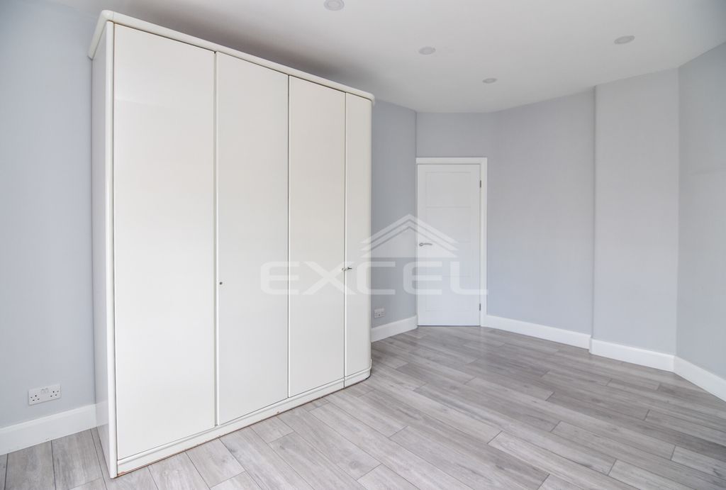 Property photo 3 of 5 Bedroom