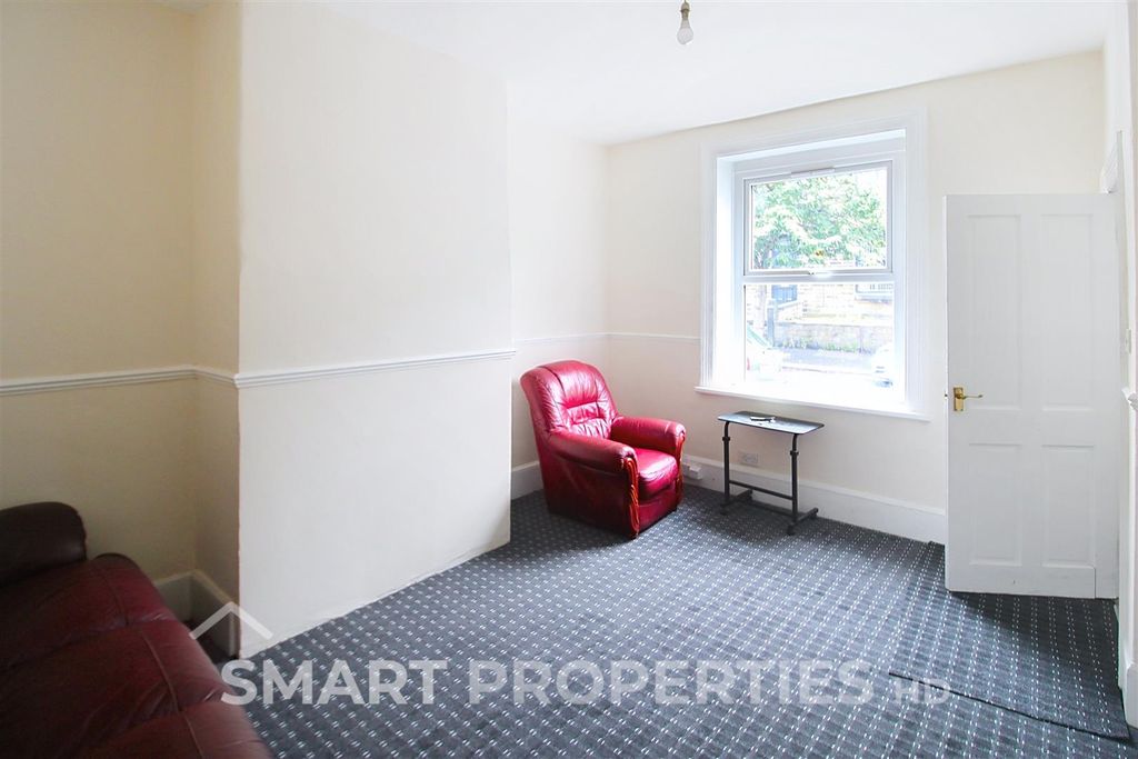 Property photo 2 of 6 Living Room