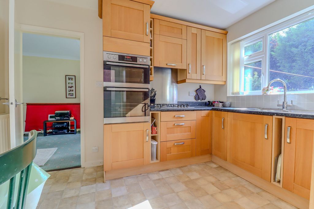 Property photo 3 of 13