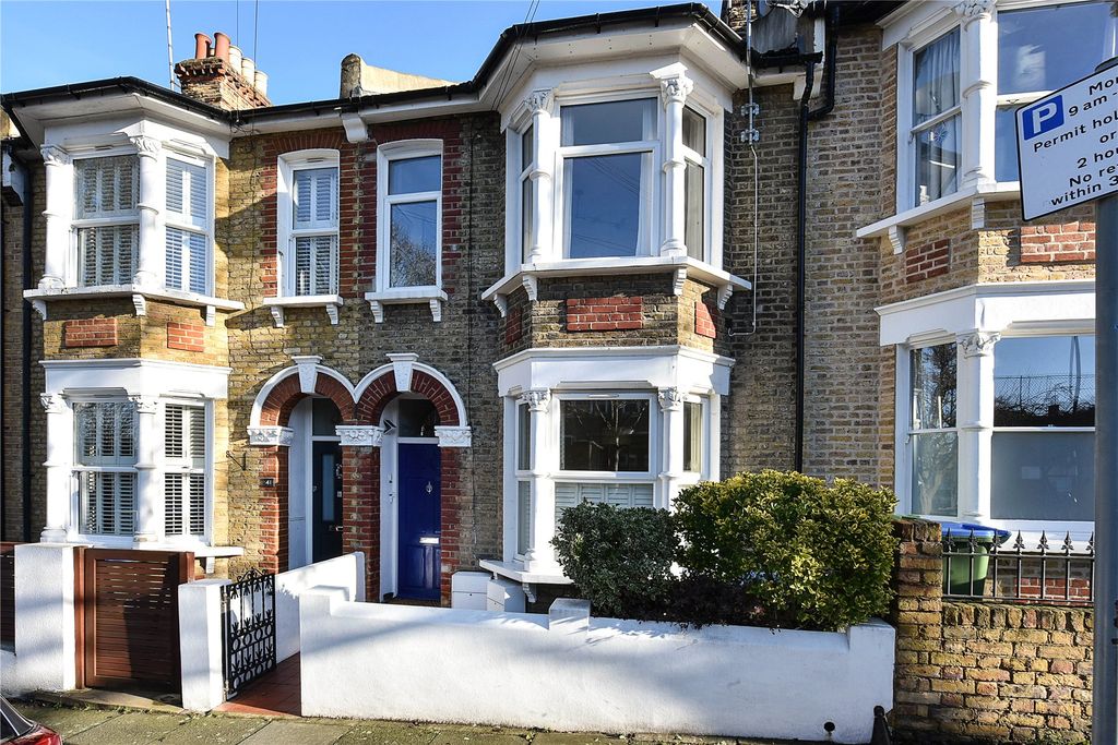 Property photo 1 of 11 External