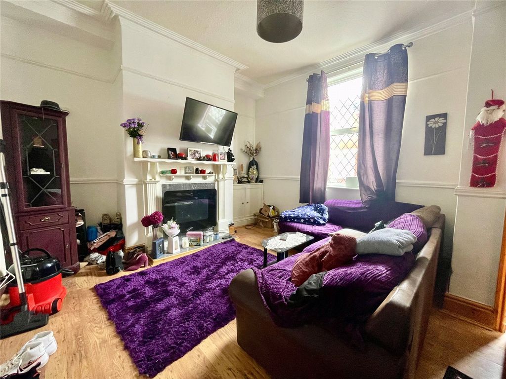 Property photo 2 of 10 Lounge