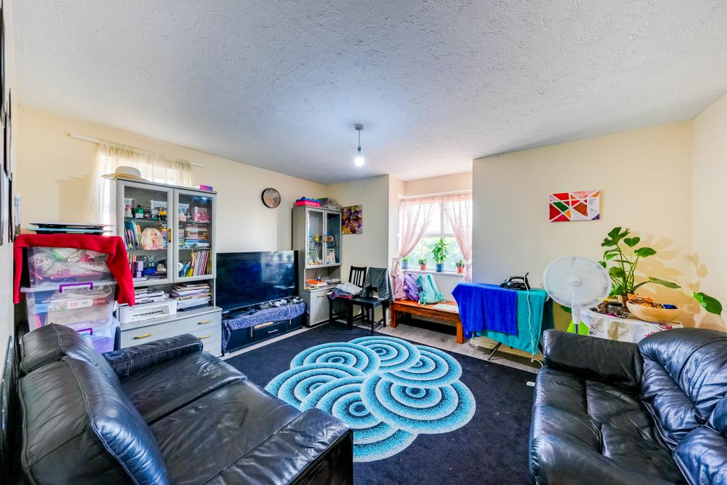 Property photo 1 of 17 1