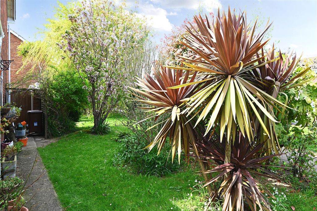 Property photo 2 of 23