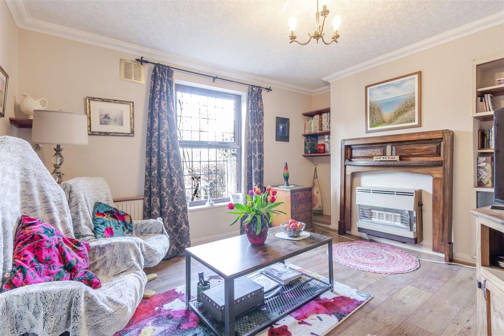 Property photo 2 of 22