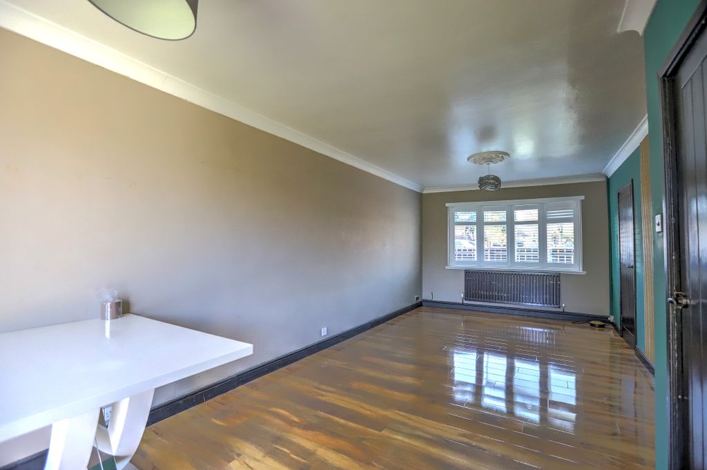 Property photo 3 of 12 Img_7039_40_41