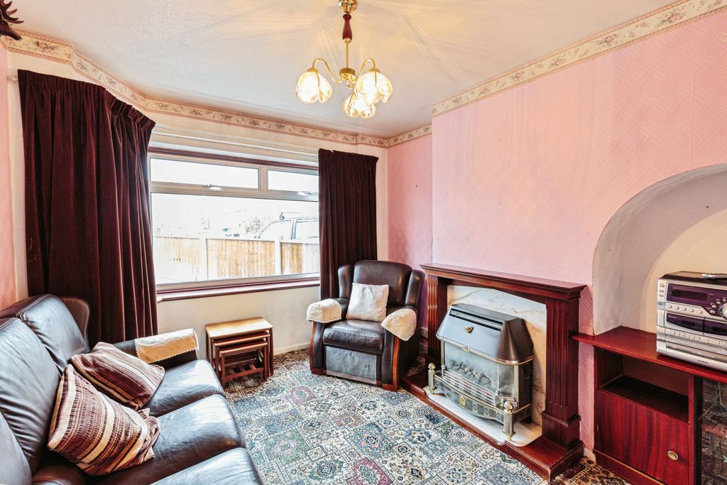 Property photo 2 of 14