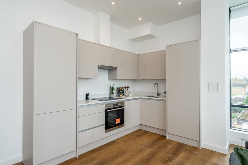 Property photo 3 of 7 Kitchen