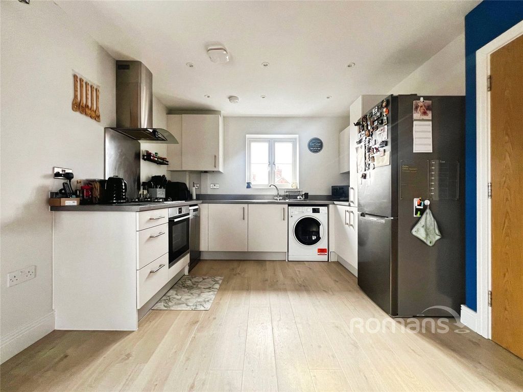 Property photo 2 of 17 Picture No. 03